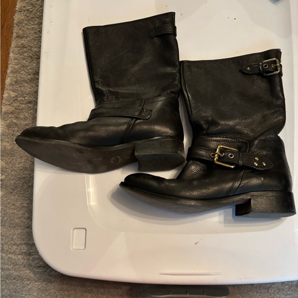 Ankle/mid calf boots